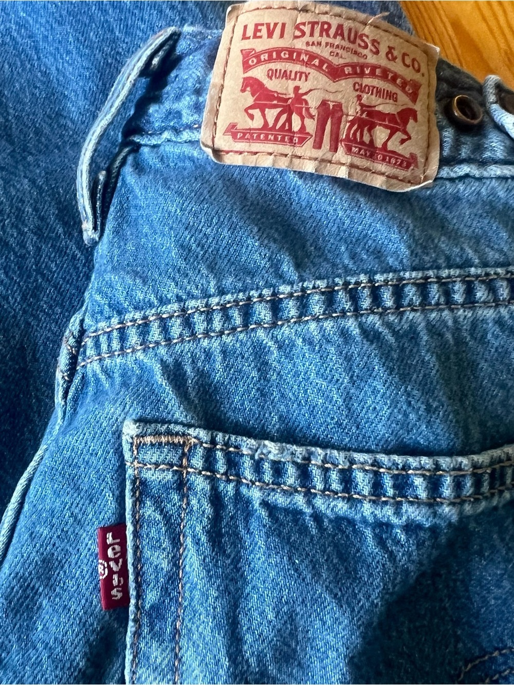 Levi’s cinch waist baggy size 27
